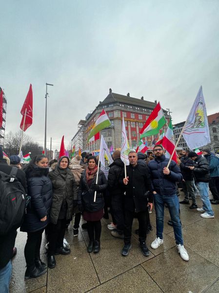 لە ئوسلۆ کۆبوونەوەیەکی جەماوەری بۆ پشتگیری لە شۆرشی کوردستان و ئێران بەرێوەچوو